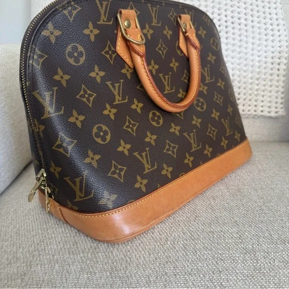Louis Vuitton Alma PM - Picture 5 of 16